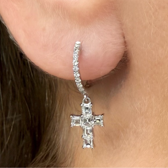 Natural Diamond 18kt White Gold Cross Earrings - Picture 5 of 7